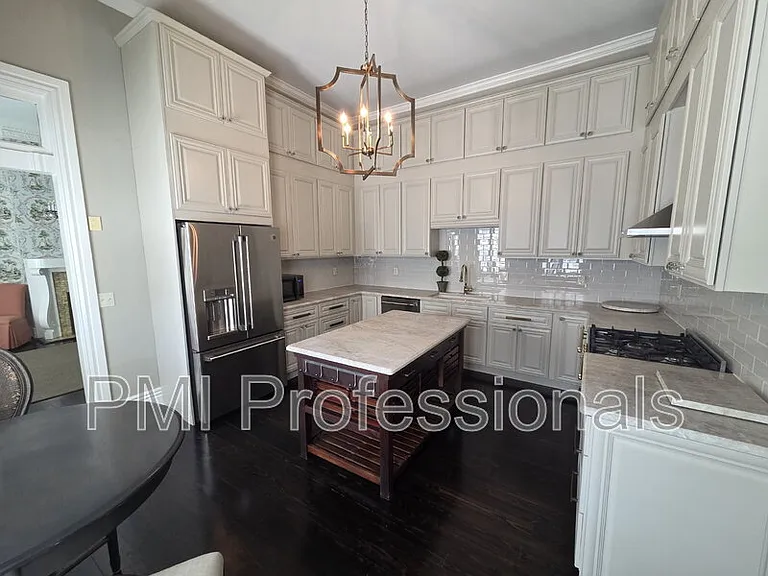 401 E Main St — Photo 6