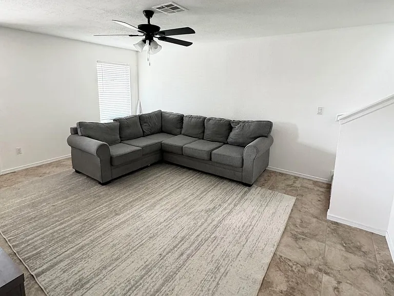 12808 Luis Cortinas — Photo 4