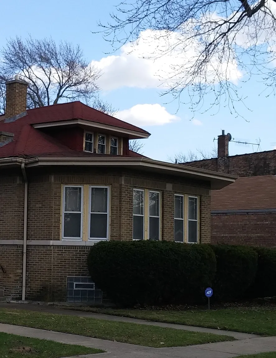 12239 S Stewart Ave photo 1