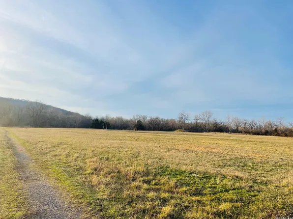 (undisclosed Address), Leslie, AR 72645