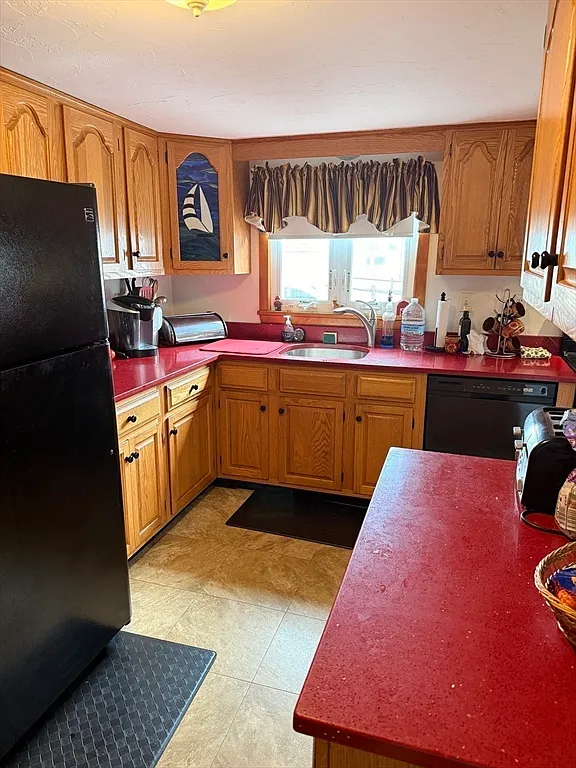 3 bed, 1.5 bath, 1612 sqft, $2,200 — Photo 3