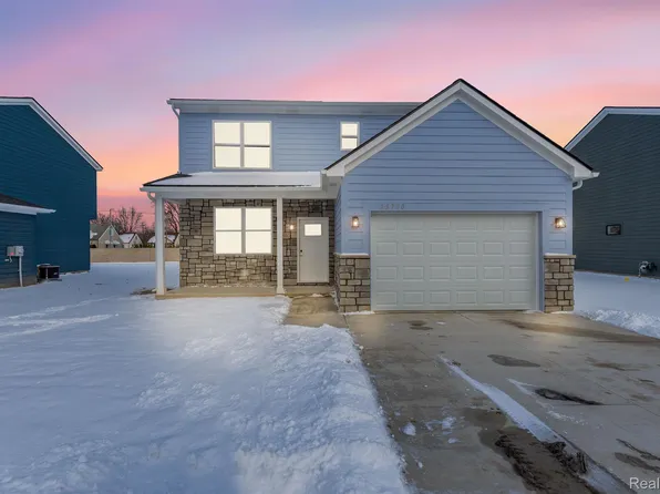 25780 Groveland St, Roseville, MI 48066