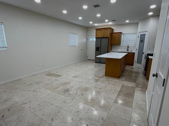 Open Concept- Kitchen, breakfast and Living room