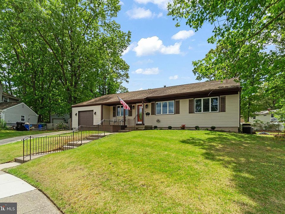 1st image of 907 Preston Ct