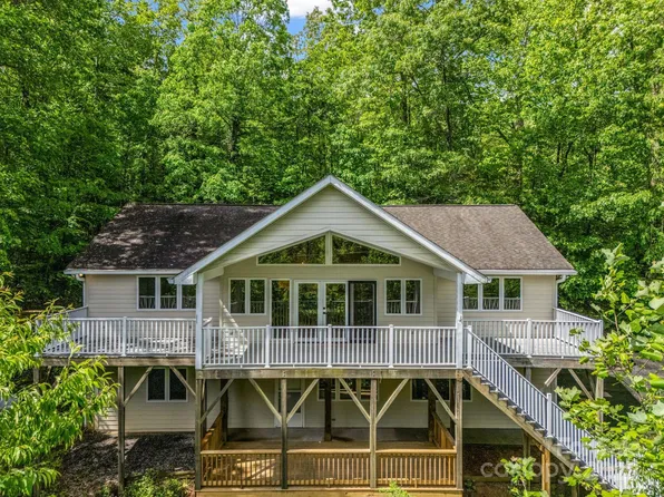 153 Old Lakey Gap Rd, Black Mountain, NC 28711