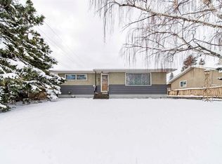 1109 NE 40th Ave NW, Calgary, AB T2K 0G3