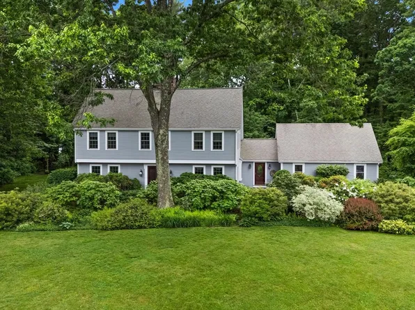 22 Algonquin Ave, Andover, MA 01810