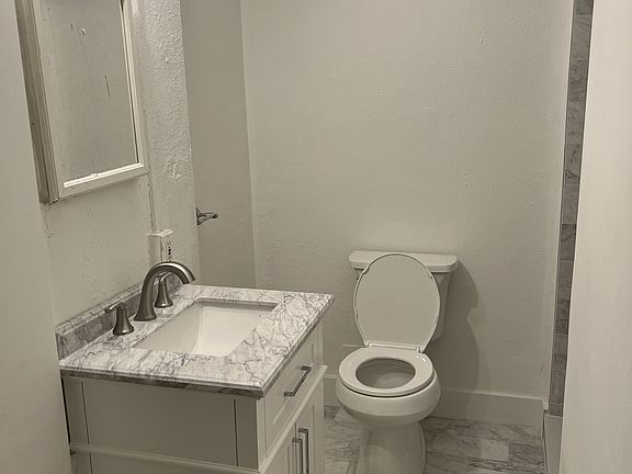 2nd image of 119 N Hamilton St APT 4