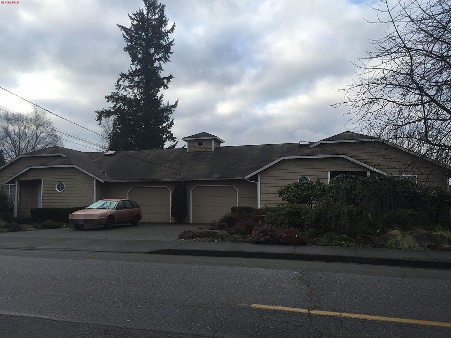 1st image of 4724 74th St NE