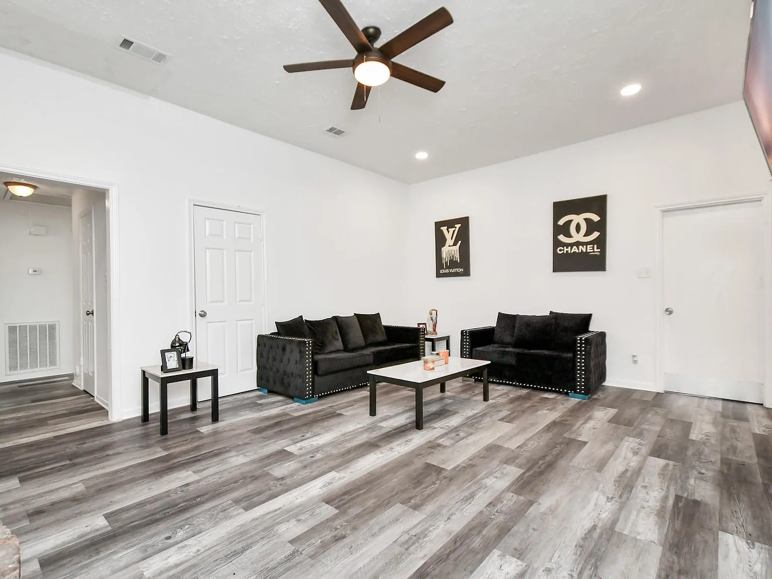 3 bed, 2.0 bath, 2002 sqft, $1,950 — Photo 4