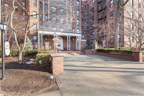 Sold by Prime Realty | media 6