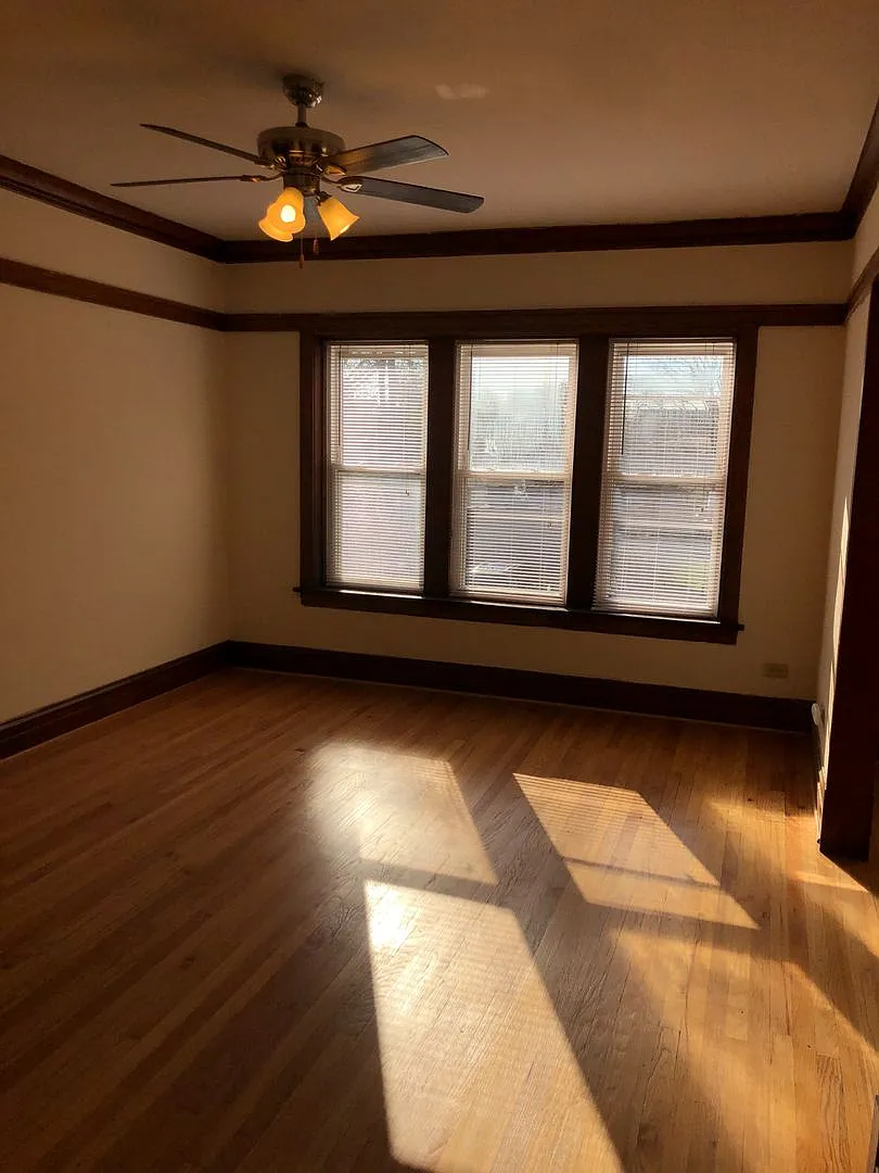 Building Photo - 4018 W Cortland St #2