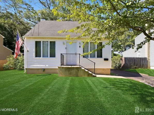 5 Rose Ter, Hazlet Township, NJ 07734