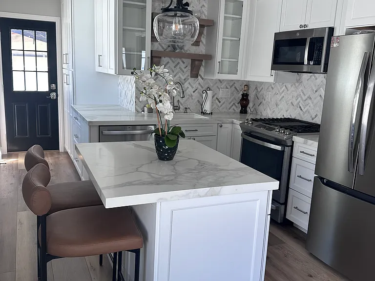 210 S Orchard Dr — Photo 1