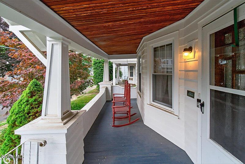 2nd image of 1059 Regent Street