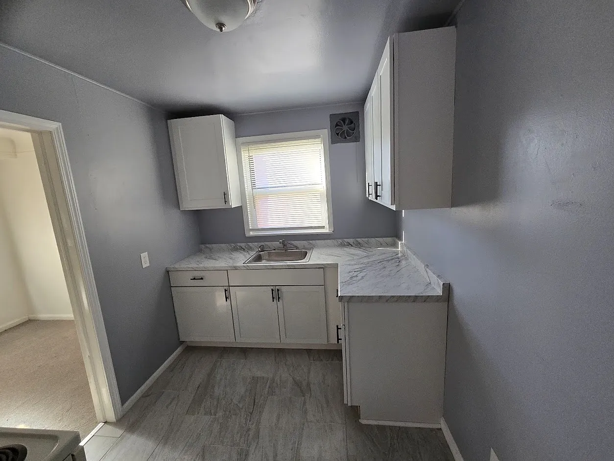 3 bed, 1023 sqft, $1,500 — Photo 3