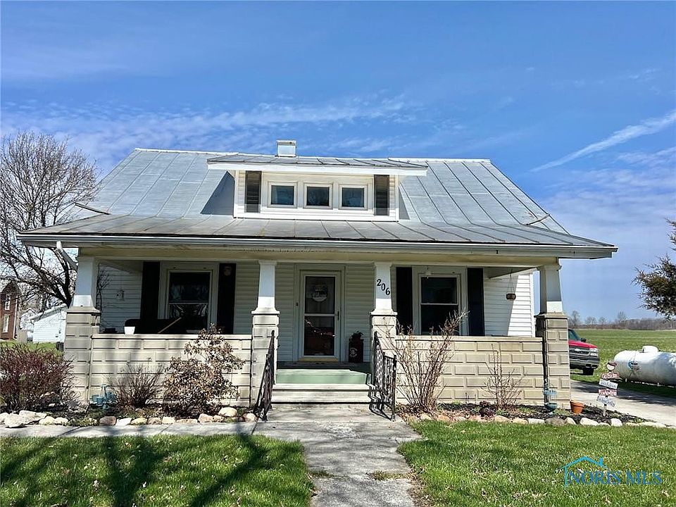 1st image of 206 W Heldman St