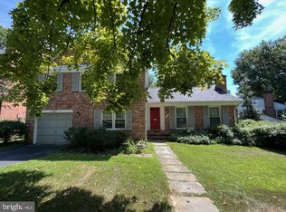 6407 Kenhowe Dr, Bethesda, MD 20817