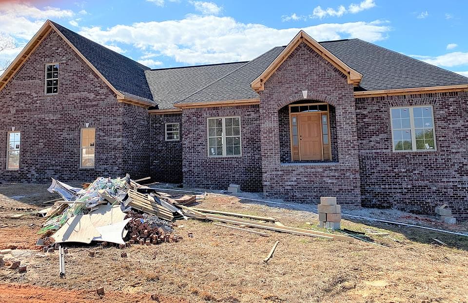 1st image of 107 Joan Dr