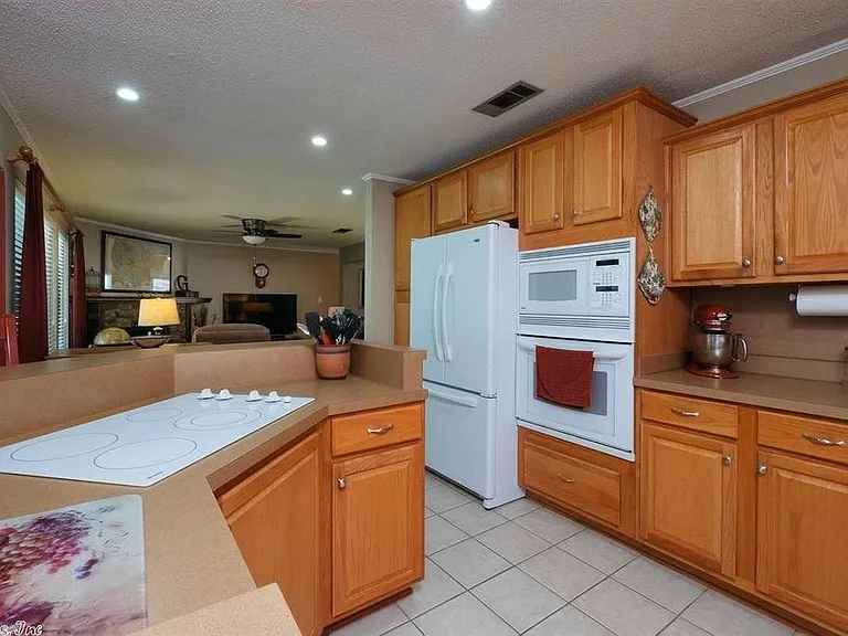 4 Castle Hill Ct — Photo 15