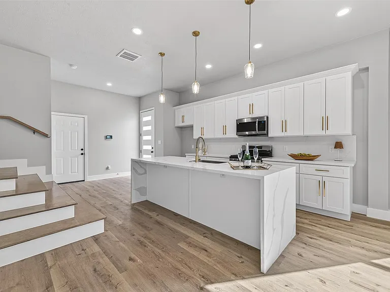 4115 Yale St — Photo 15