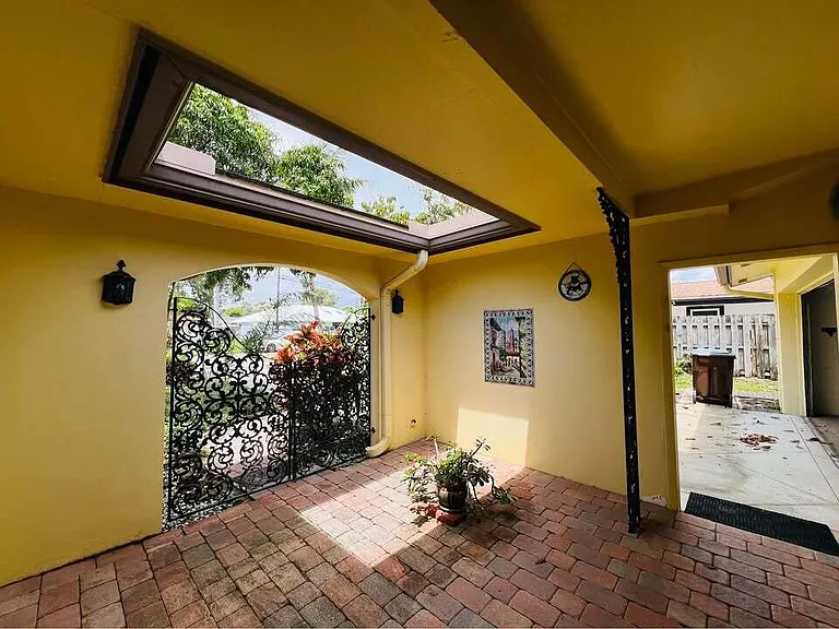 7834 Edgewater Dr — Photo 4