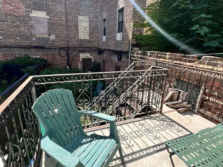 228 Tompkins Ave #2 — Photo 8