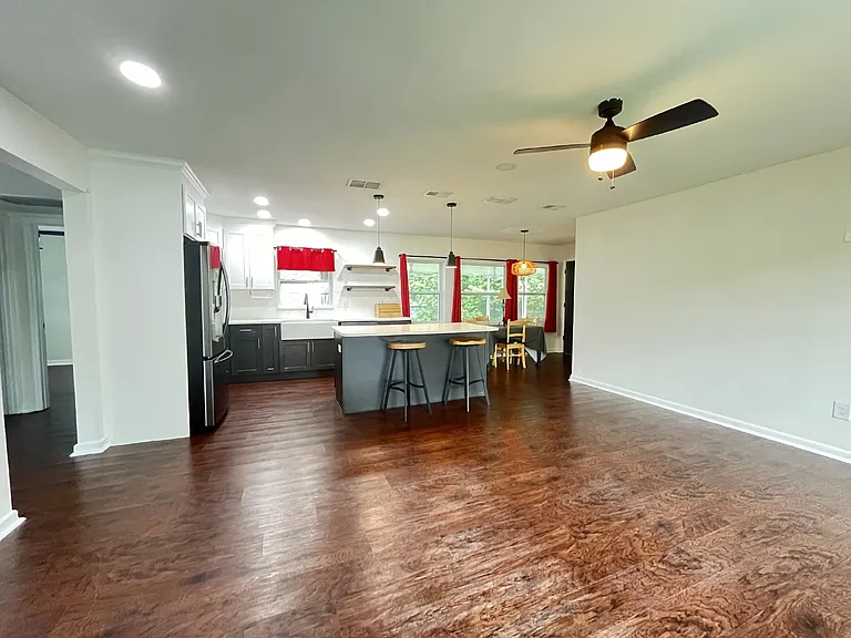 1127 Afton St — Photo 3