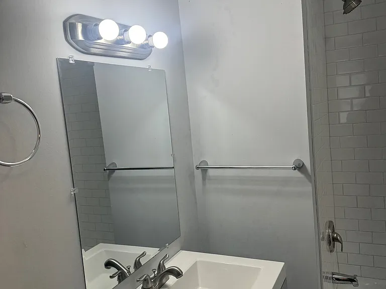 31 Ellsmere Ave — Photo 3