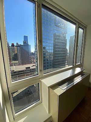 4th image of 325 W 43rd St #36