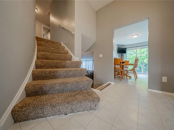 3rd image of 17408 Lexington Ln