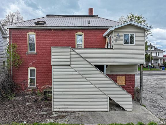 3rd image of 310 S Henry St