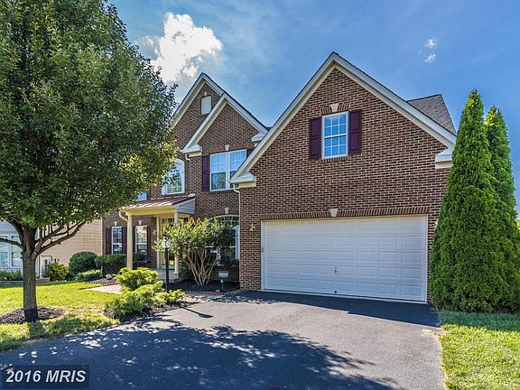 3rd image of 21 Sheridan Ln