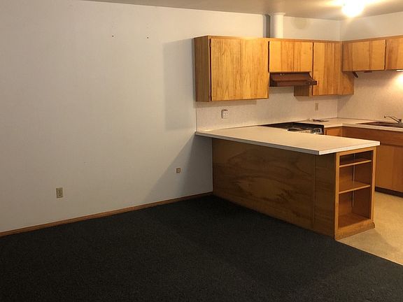 4th image of 545 NE Oak St APT 15