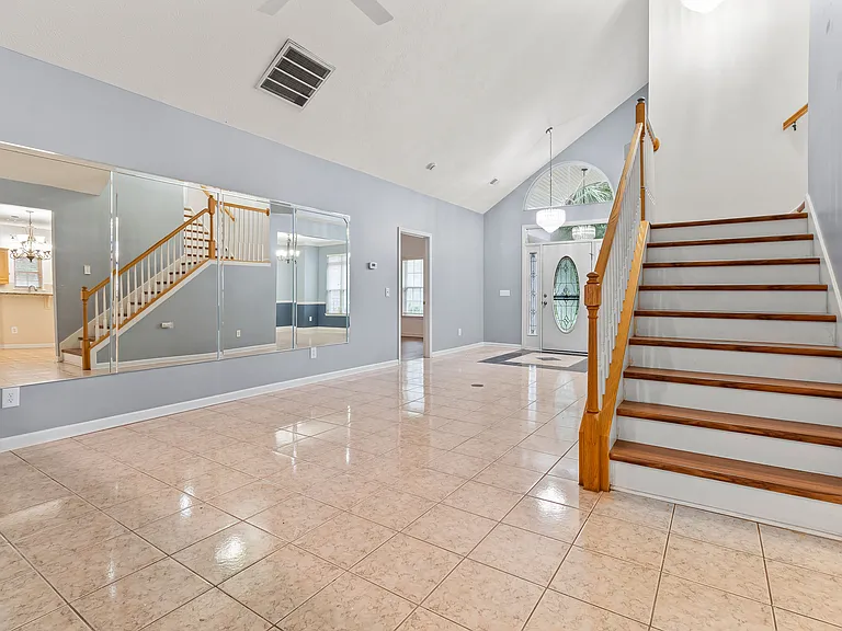 620 Woodbine Ct — Photo 7
