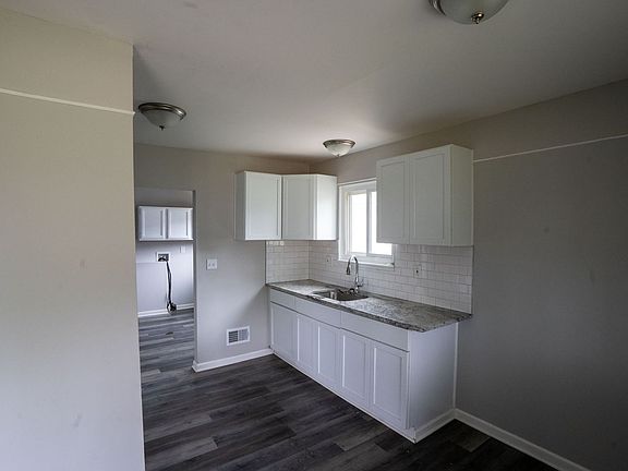 5th image of 20317 Ellis St