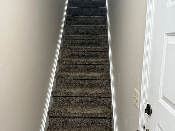 3rd image of 15769 Newport Dr