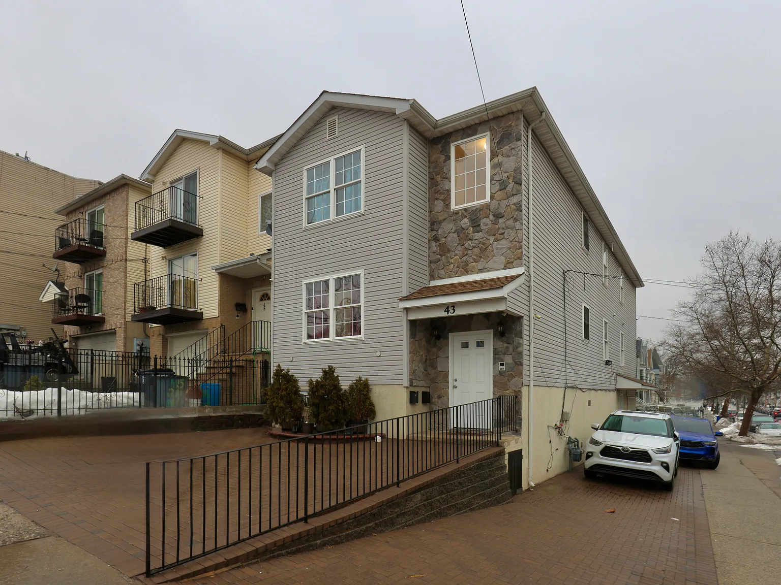 3 bed, $2,600 — Photo 2