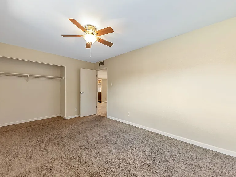 505 E Carson Dr — Photo 24