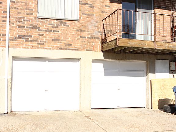 3rd image of 10354 Parkman Dr