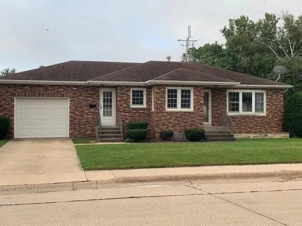115 W South St, Monticello, IA 52310