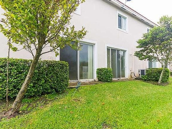 4th image of 8735 Cypress Walk Ct