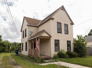 974 Chestnut St, Grafton, OH 44044