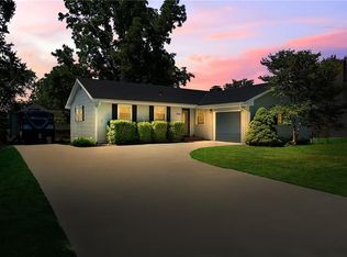 306 N Park Dr, Belton, MO 64012
