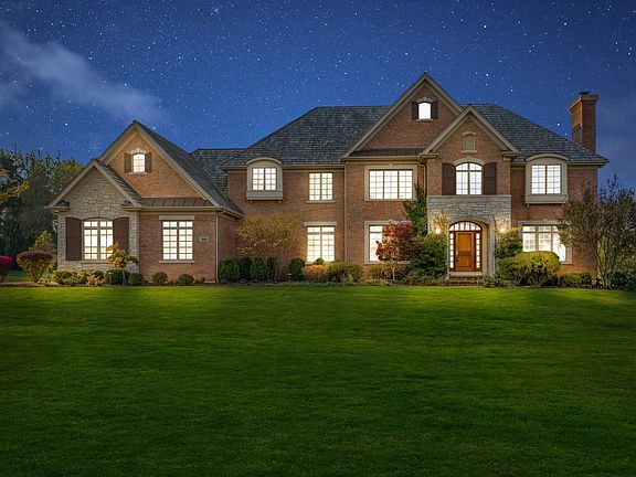2nd image of 305 Hamilton Ct