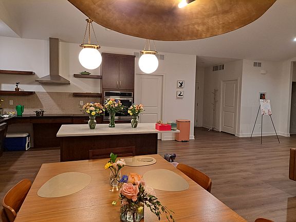dining/kitchen area