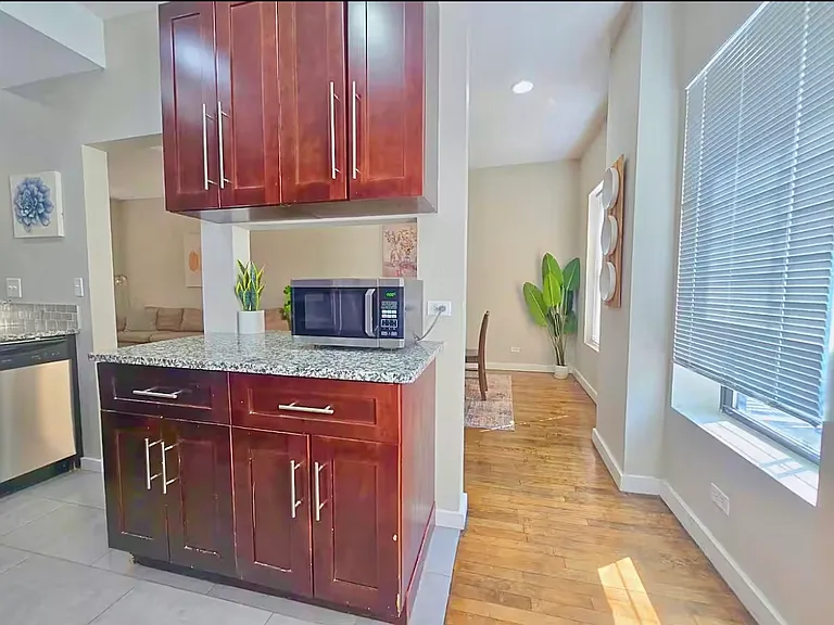 610 N May St #CH — Photo 12