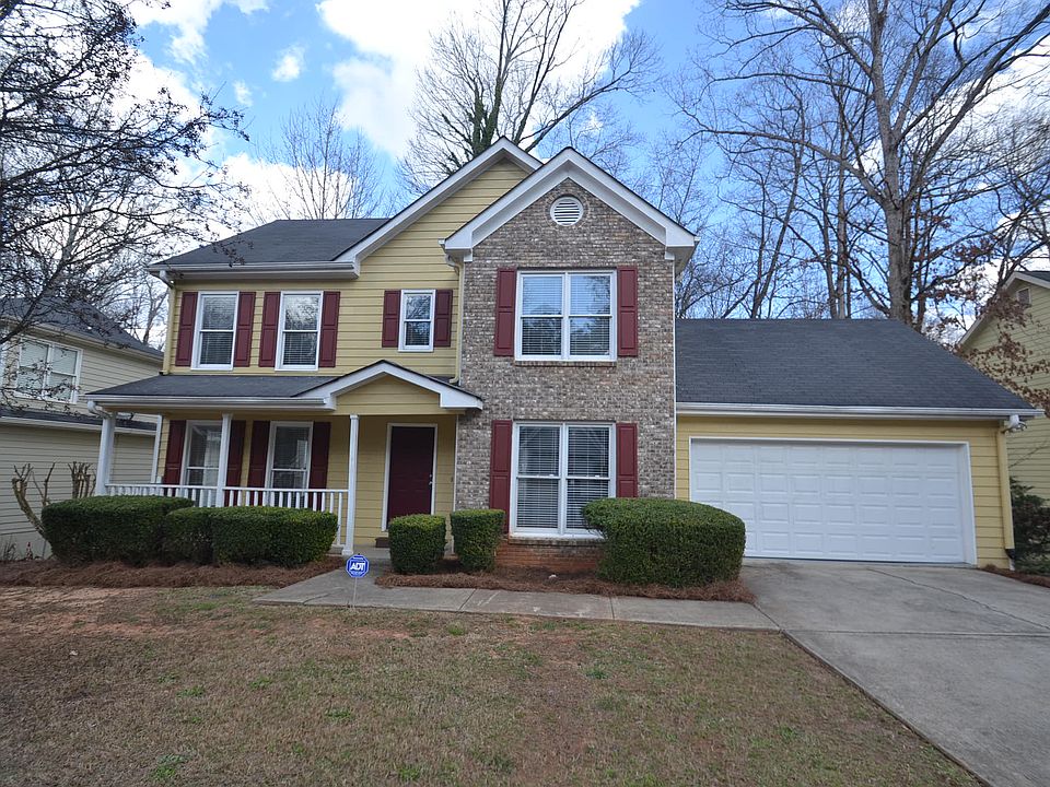 1st image of 390 Thornbush Trce