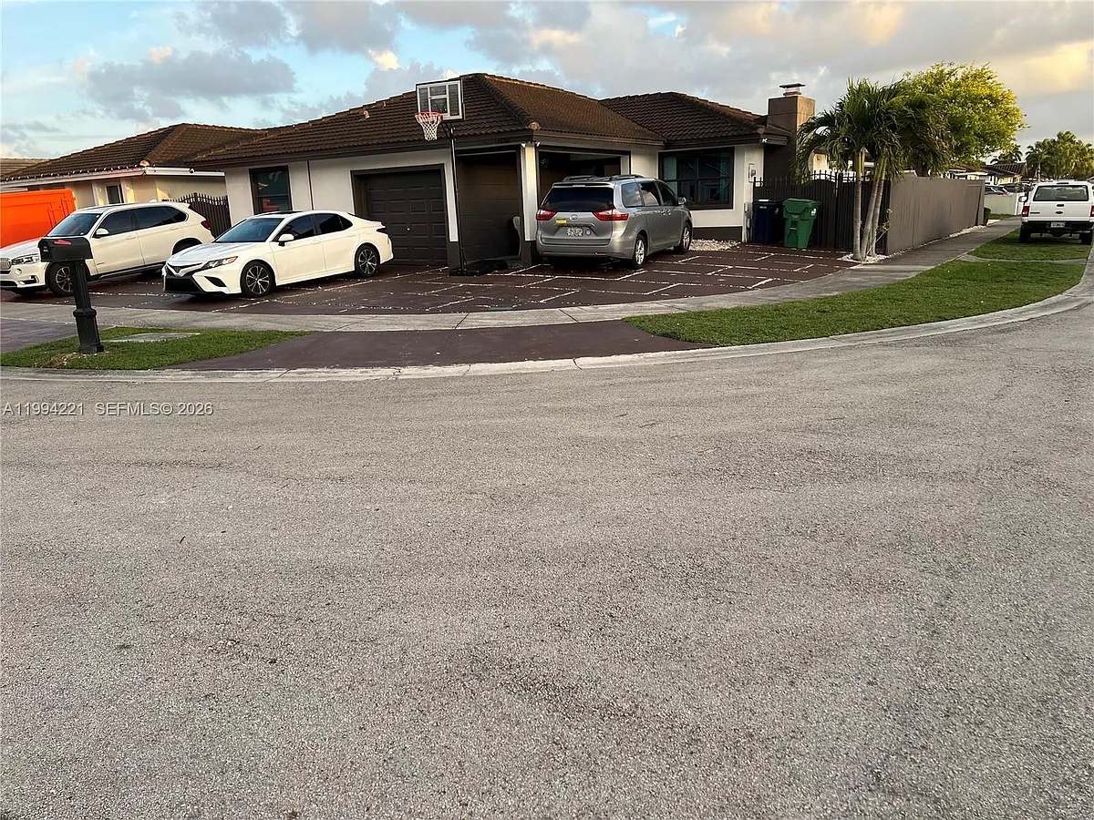 Photo 1 of 8 - 14880 SW 56th Ter #3 - Miami, FL Primary Photo - 14880 SW 56th Ter #3