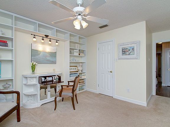 4th image of 6409 Magnolia Place Ct N